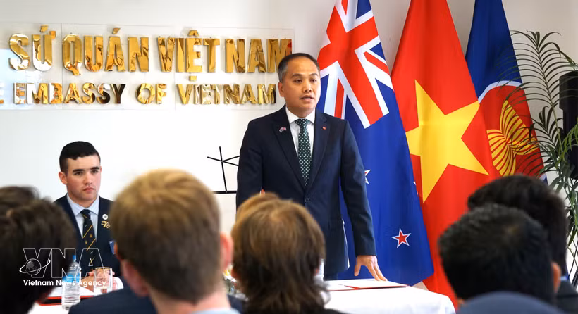 El embajador de Vietnam en Wellington, Phan Minh Giang, habla en el evento. (Fuente: VNA)