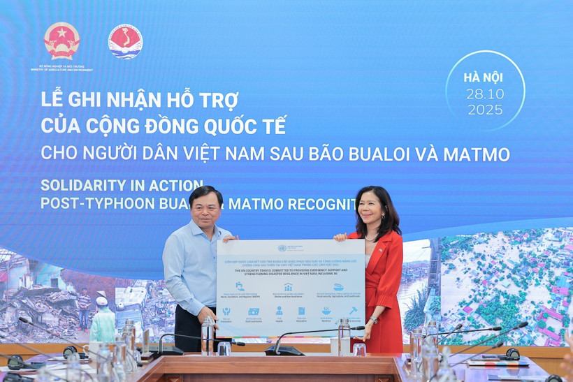 Nguyen Hoang Hiep, viceministro de Agricultura y Medio Ambiente, recibe apoyo financiero de las Naciones Unidas. (Fuente: VNA)