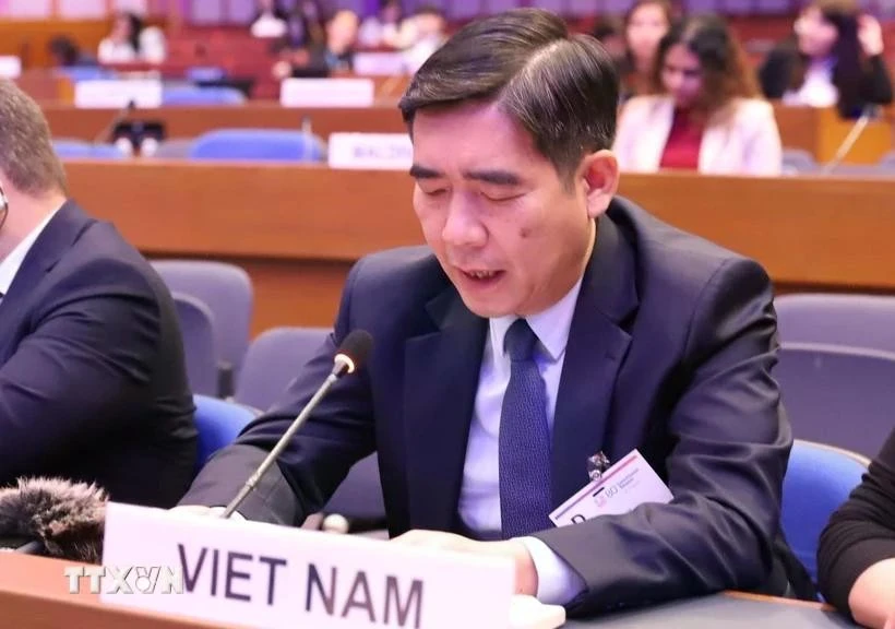 El embajador de Hanoi en Tailandia, Pham Viet Hung, habla en el evento. (Fuente: VNA)