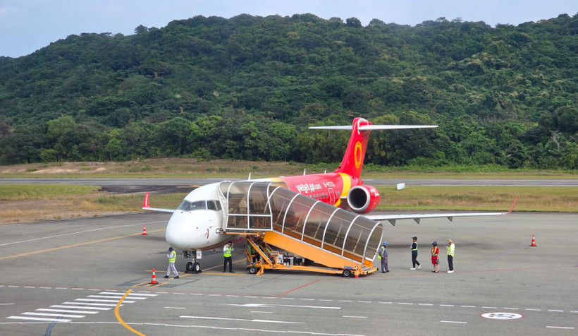 Un avión de Vietjet en Con Dao. (Fuente: Vietjet.com)