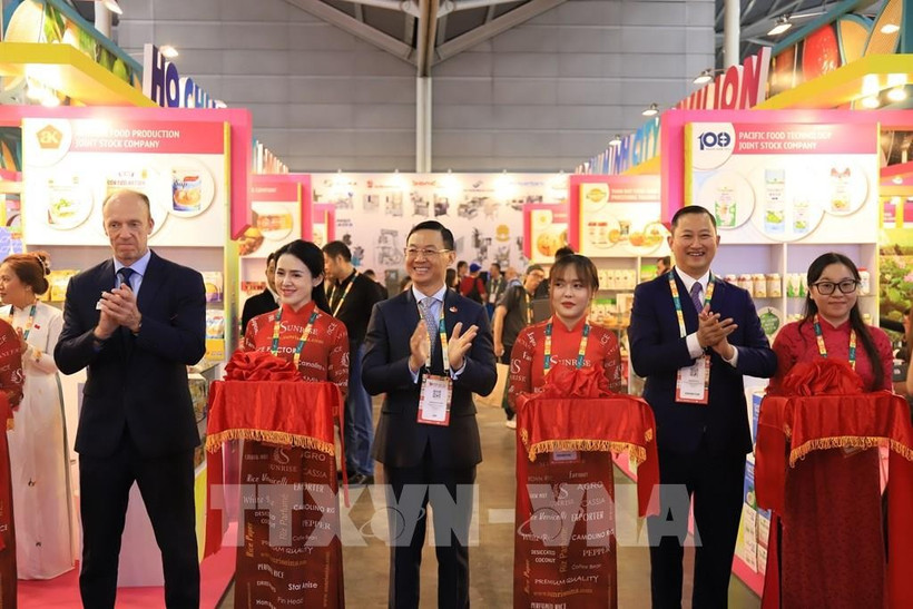 Delegados en la inauguración. (Fuente: VNA)