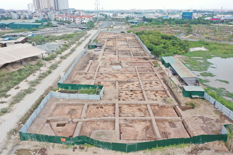 Vuon Chuoi es un sitio arqueológico que se ha desarrollado de manera continua a lo largo de varias etapas, desde el período pre-Dong Son hasta el Dong Son. Este es un yacimiento raro y valioso de la Edad de los Metales en el norte de Vietnam. (Fuente: Vietnam+)