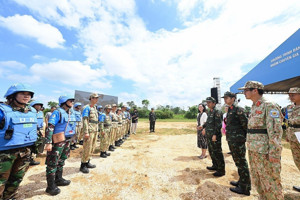 6. El 20 de septiembre de 2023, el Ministerio de Defensa de Vietnam y el Ministerio de Defensa de Japón organizaron un ejercicio conjunto para evaluar las capacidades de los soldados de mantenimiento de la paz de la ONU en el Centro Nacional de Entrenamiento 4.