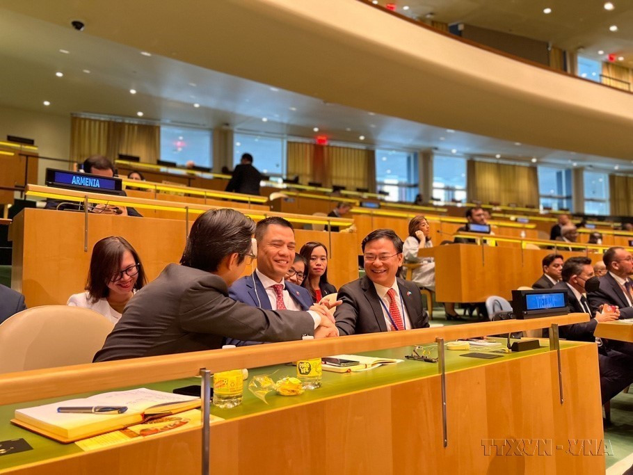 3. El 11 de octubre de 2022, en el 77 períodod de sesiones de la Asamblea General de la ONU en Nueva York, Vietnam fue elegido miembro del Consejo de Derechos Humanos para el período 2023-2025. Este resultado es un reconocimiento internacional de los esfuerzos continuos del país en la promoción y protección de los derechos humanos.