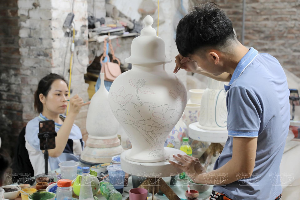 La cerámica GAIA tiene el estilo moderno en cuanto a la textura, el estilo y la funcionalidad. (Foto: Revista Vietnam)