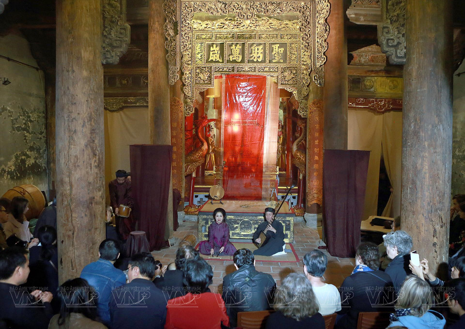 Actualmente Vietnam propone el arte del canto "Xam" del norte del país, incluido Hanoi, para su inclusión en la lista del Patrimonio Cultural Inmaterial de la UNESCO. (Foto: VNA)