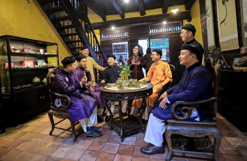 Muchos programas que recrean el Año Nuevo Lunar vietnamita (Tet) se realizan en el casco antiguo de Hanoi (Foto: VNA)