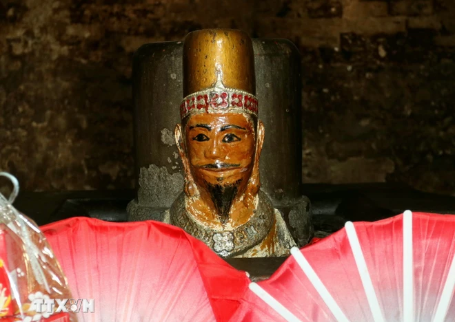 Estatua del rey Po Klong Garai (Foto: VNA) bvqg-7239.jpg.png