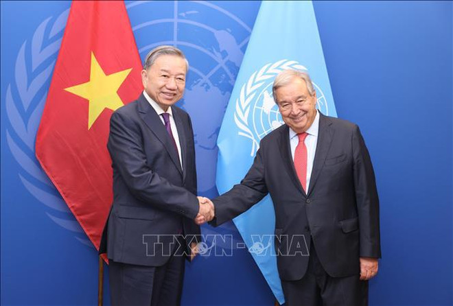 El secretario general del Partido Comunista y presidente de Vietnam, To Lam (en la derecha) y el l secretario general de la ONU, António Guterres. (Fuente: VNA) to-lam-250920243.jpg
