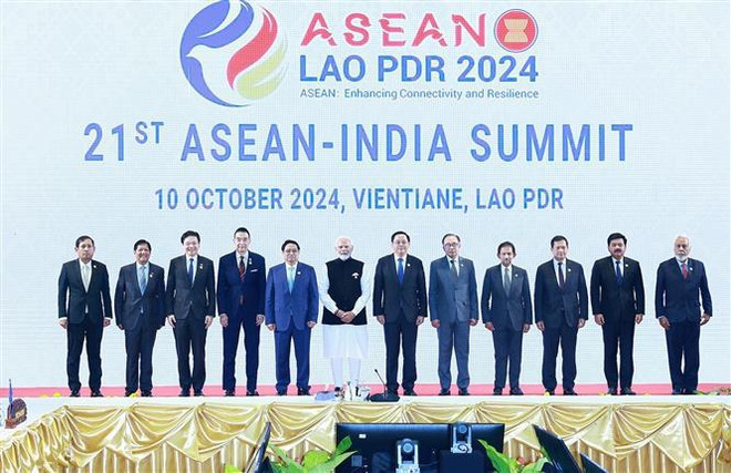 Líderes de países participantes en la Cumbre 21 ASEAN-Indiaa. (Fuente: VNA) vna_potal_thu_tuong_pham_minh_chinh_du_hoi_nghi_cap_cao_asean_-_an_do_lan_thu_21_7644705.jpg