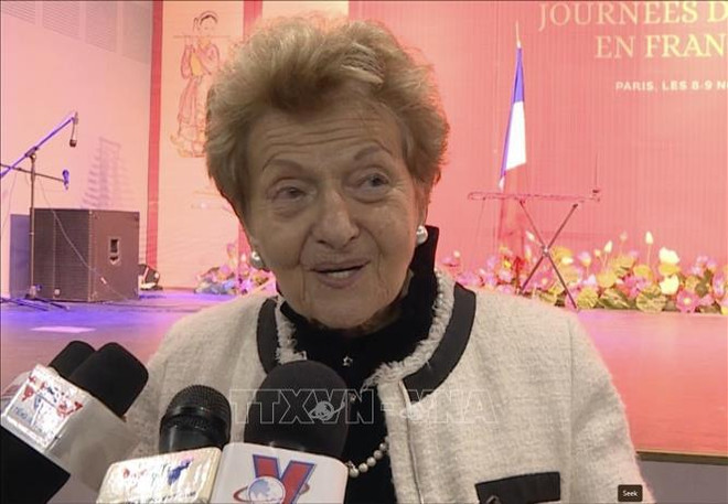 La senadora honoraria francesa Hélène Luc, presidenta honoraria de la Asociación de Amistad Francia-Vietnam. (Fuente: VNA) viet-phap-230724.jpg