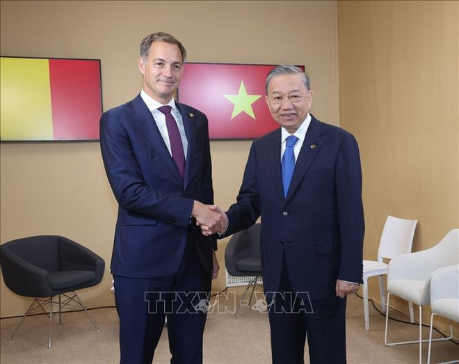 El secretario general del Partido Comunista de Vietnam y presidente de Estado, To Lam, se reúne con el primer ministro belga, Alexander De Croo. (Foto: VNA) hình_ảnh (20).jpg