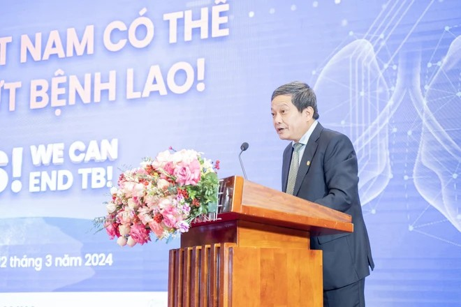 Dinh Van Luong, director del Hospital Nacional Pulmonar, habló en la ceremonia. (Foto: Vietnam+) 2eja11yo.png