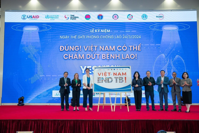 Los delegados que asistieron a la ceremonia y los representantes de los socios reiteraron su compromiso de poner fin a la tuberculosis en Vietnam. (Foto: Vietnam+) pwsgzt8h.png
