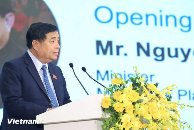 El ministro de Planificación e Inversión de Vietnam, Nguyen Chi Dung, interviene en la inauguración de SEMIExpo Vietnam 2024 (Foto: VietnamPlus) expo2.jpg