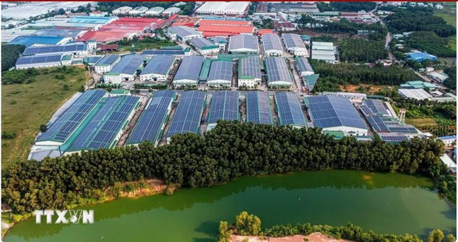 Almacenes y talleres industriales en la ciudad de Tan Uyen, en la provincia sureña de Binh Duong. (Foto: VNA) capture-8527.png.webp