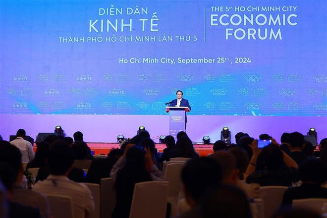 El primer ministro de Vietnam, Pham Minh Chinh, interviene en el evento. (Fuente: VNA) fjdkjgee.jpg