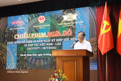 El embajador de Vietnam en Laos, Nguyen Minh Tam, interviene en la cita (Foto: VNA)