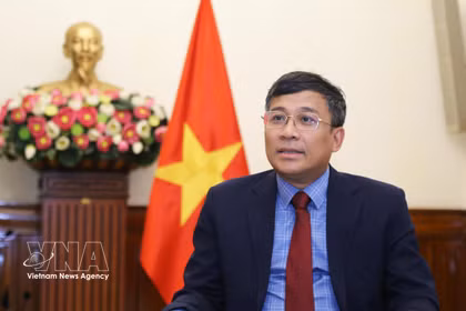 El viceministro de Relaciones Exteriores de Vietnam, Nguyen Minh Vu, responde a las preguntas de la prensa. (Foto: VNA)