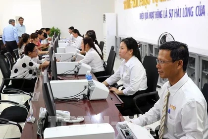 Premier vietnamita insta a completar reducción de trámites administrativos antes del 10 de junio