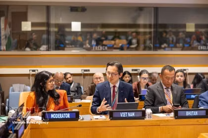 El embajador Do Hung Viet, jefe de la representación permanente de Vietnam ante la ONU, interviene en la cita. (Foto: VNA)