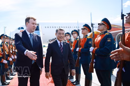 El primer ministro Le Minh Hung llega al Aeropuerto Internacional Gabdulla Tukay de Kazán, capital de la República de Tartaristán. (Foto: VNA)