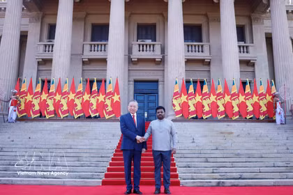 El secretario general del Partido Comunista y presidente de Vietnam, To Lam (izquierda), y el presidente de Sri Lanka, Anura Kumara Dissanayake. (Foto: VNA)