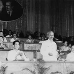 Partido Comunista de Vietnam lidera la resistencia popular y la construcción del Estado (1946-1960)