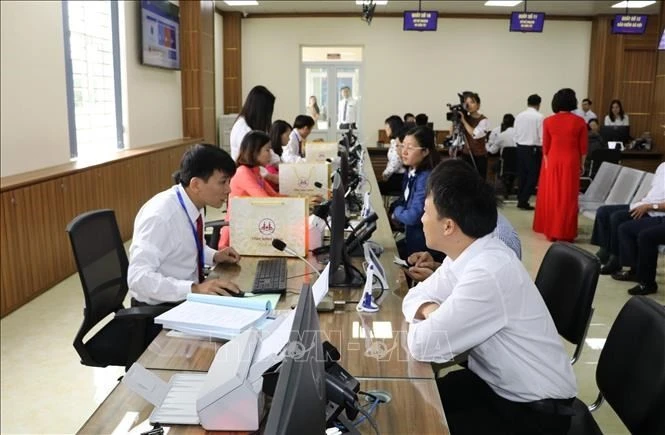 En el Centro de Servicios de la Administración Pública de la provincia norteña de Ninh Binh. (Fuente: VNA)