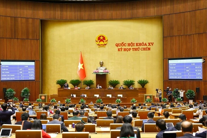 La legislatura aprobó la Resolución sobre la política de inversión para el Proyecto de la Autopista Quy Nhon-Pleiku (Foto: VNA)