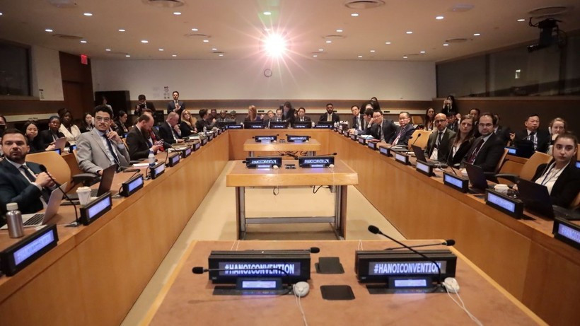 Delegados asisten al evento que presenta la apertura de la ceremonia de firma de la histórica Convención de Hanoi contra el delito cibernético en la sede de las Naciones Unidas el 22 de septiembre de 2025. Foto cortesía del Ministerio de Relaciones Exteriores.