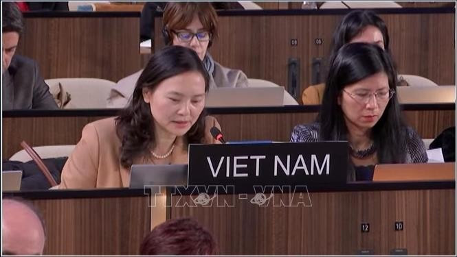 La embajadora Nguyen Thi Van Anh, Jefa de la Delegación Permanente de Vietnam ante la UNESCO, pronunció un discurso para presentar la iniciativa en la 222.ª sesión del Consejo Ejecutivo de la UNESCO. Foto: VNA