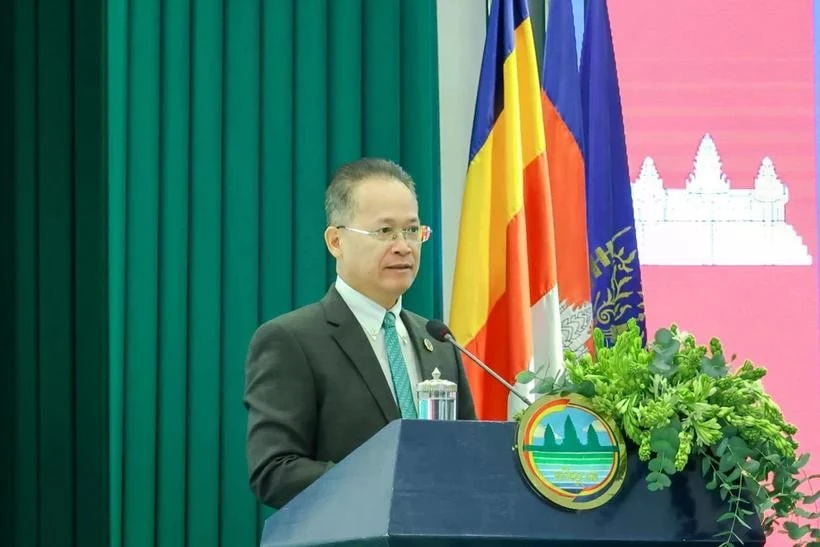 El ministro de Medio Ambiente, Eang Sophalleth, se dirige a la reunión de revisión anual del Ministerio para 2024. (Fuente: Ministerio de Medio Ambiente de Camboya)