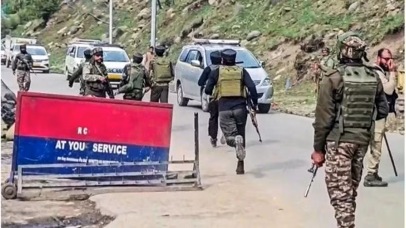 Agentes de seguridad indios se encuentran en el lugar (Foto: ANI)