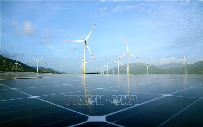 Proyectos de energía eólica y solar en las comunas de Loi Hai y Bac Phong (distrito de Thuan Bac, provincia de Ninh Thuan). (Foto: VNA)