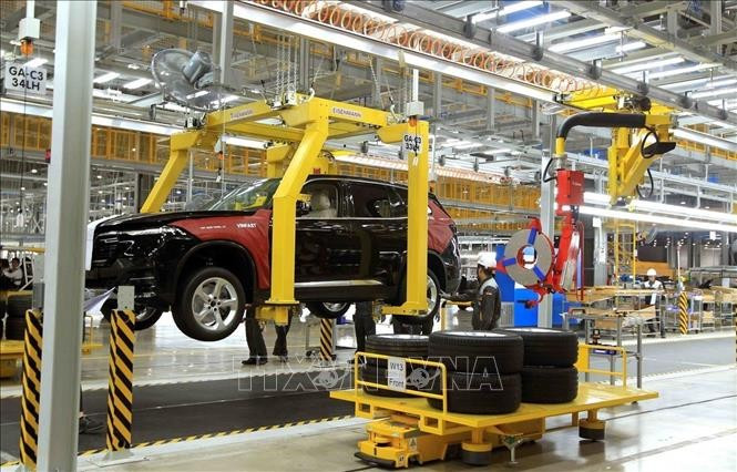 Producción de automóviles en la planta de VinFast en Cat Hai, ciudad de Hai Phong. (Foto: VNA)