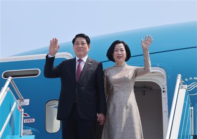 Presidente de Vietnam parte de Hanoi para visitas de Estado a Egipto y Angola