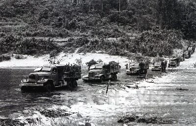 El convoy 238 transporta mercancías para la campaña de Tay Nguyen. (Foto de archivos de VNA)