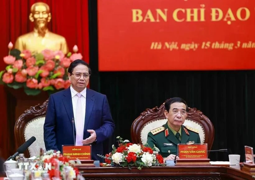 El primer ministro Pham Minh Chinh interviene en la reunión. (Fuente: VNA)