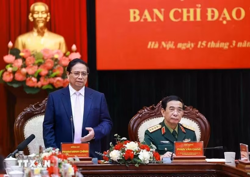El primer ministro Pham Minh Chinh interviene en la reunión. (Fuente: VNA)