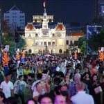 El ambiente de celebración del Año Nuevo 2026 en Ciudad Ho Chi Minh (Foto: VNA)