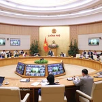 El viceprimer ministro de Vietnam Tran Hong Ha, jefe del Comité Directivo Nacional para la lucha contra la pesca ilegal, no declarada y no reglamentada (IUU), preside la 31ª reunión del Comité. (Foto: VNA)