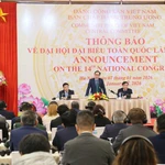 El secretario del Comité Central del Partido Comunista y canciller Le Hoai Trung, Informan a misiones diplomáticas y organizaciones internacionales planes del XIV Congreso del Partido (Foto: VNA)