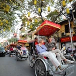 Hanoi experimenta un fuerte aumento en visitantes e ingresos turísticos. (Foto: VNA)