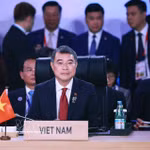 Premier vietnamita participa en 48.ª Cumbre de ASEAN en Filipinas