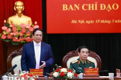 El primer ministro Pham Minh Chinh interviene en la reunión. (Fuente: VNA)