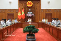 El primer ministro Le Minh Hung preside una reunión sobre los preparativos para el Año APEC Vietnam 2027. (Foto: VNA)