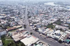 El tramo de la Carretera Nacional 13 que atraviesa Ciudad Ho Chi Minh sufre atascos frecuentes desde hace décadas. Foto: VNA. 