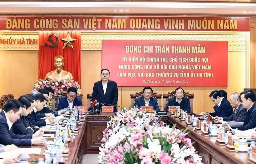 El presidente de la Asamblea Nacional de Vietnam, Tran Thanh Man, interviene en la cita (Foto: VNA)