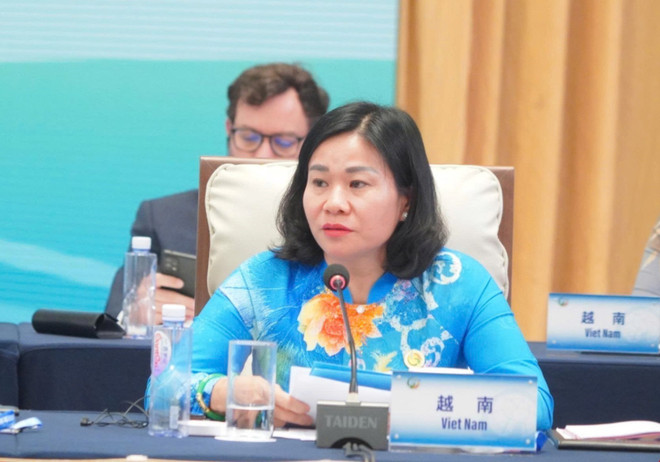 La presidenta de la Unión de Mujeres de Vietnam, Nguyen Thi Tuyen, habla en el evento (Fuente: VNA) vna-potal-viet-nam-du-hoi-nghi-lanh-dao-toan-cau-ve-phu-nu-tai-bac-kinh-8336864.jpg